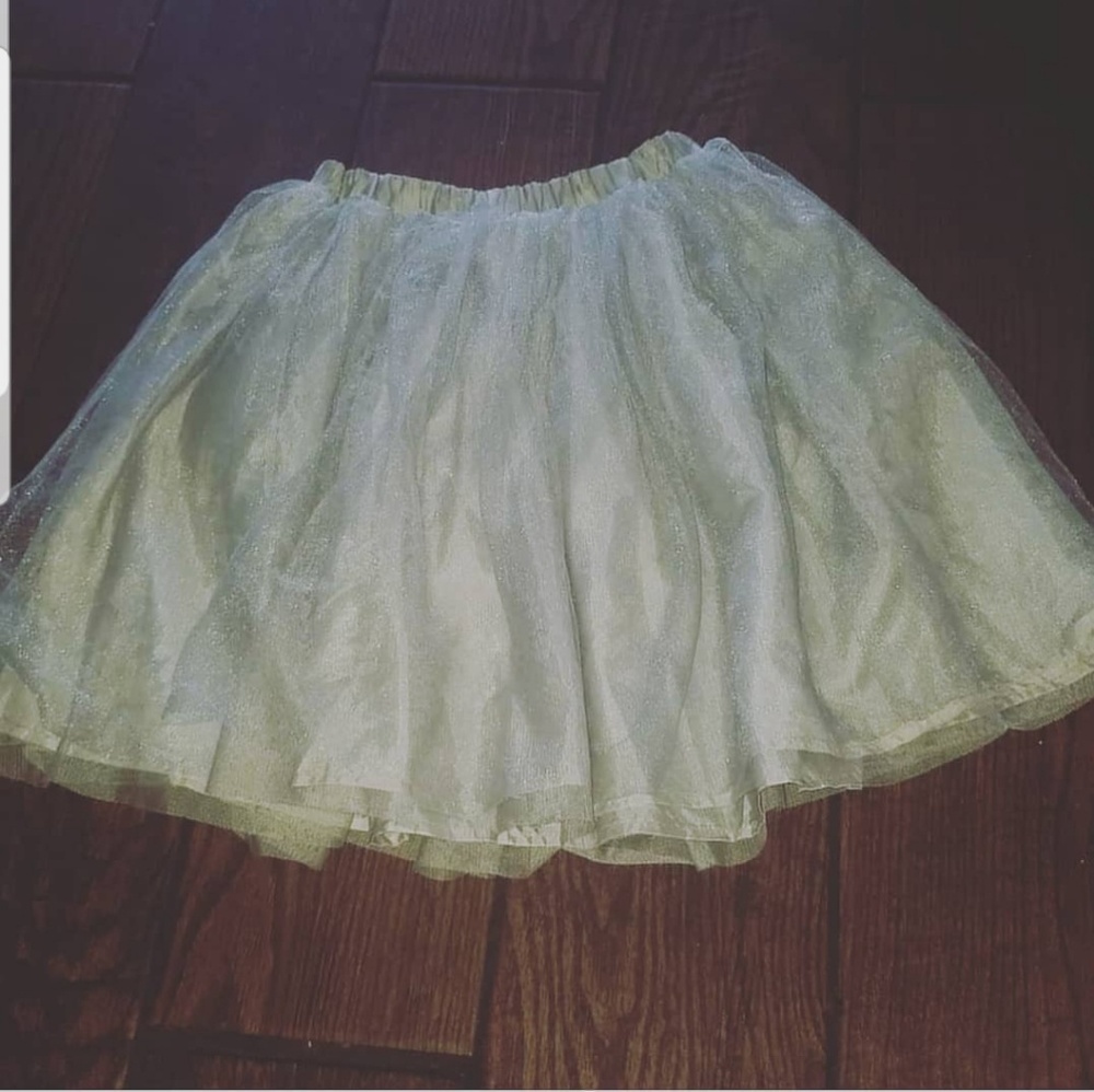 Mid size skirt for little girls